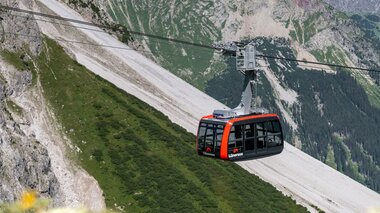 Lünerseebahn in Brandnertal | © Golm Silvretta Lünersee Tourismus GmbH Bregenz, Philipp Schilcher Mountain cable car from Lünersee, going straight up the mountain to Lünersee | © Golm Silvretta Lünersee Tourismus GmbH Bregenz, Philipp Schilcher